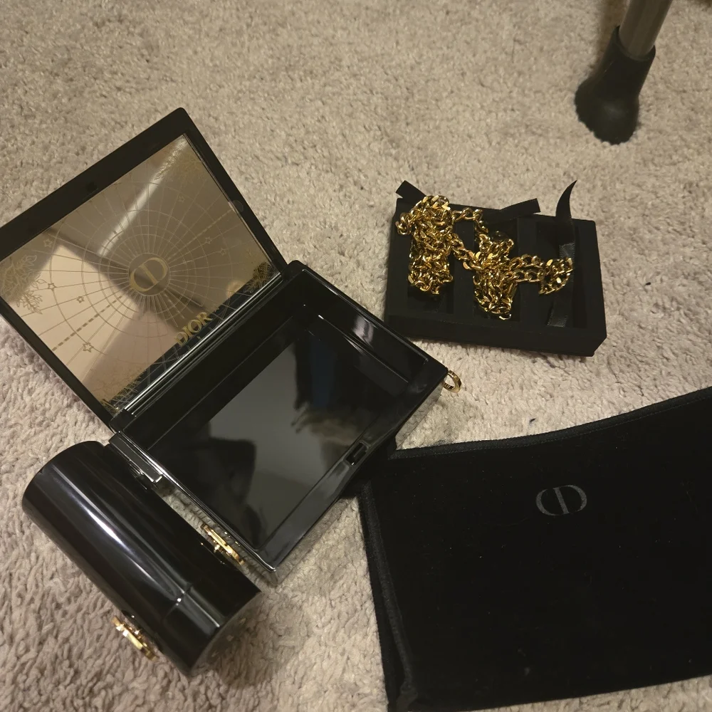 Dior lipstick clutch - Picture 6 of 6